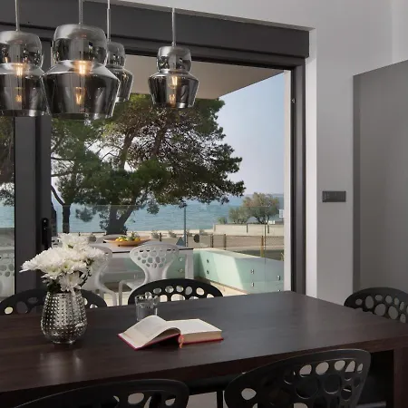 Luxury With Jacuzzi And Sea View Apartment