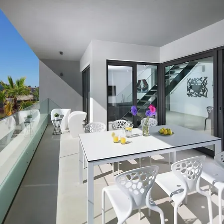 Luxury With Jacuzzi And Sea View Fazana