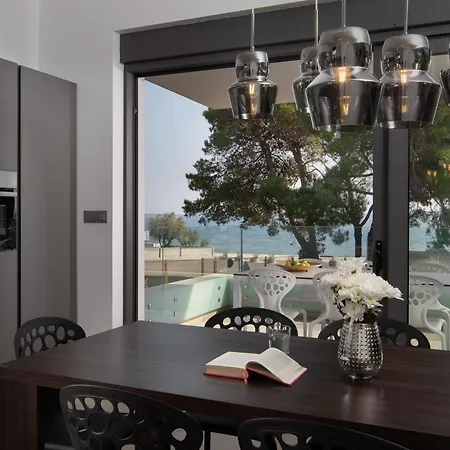 Luxury With Jacuzzi And Sea View Fazana