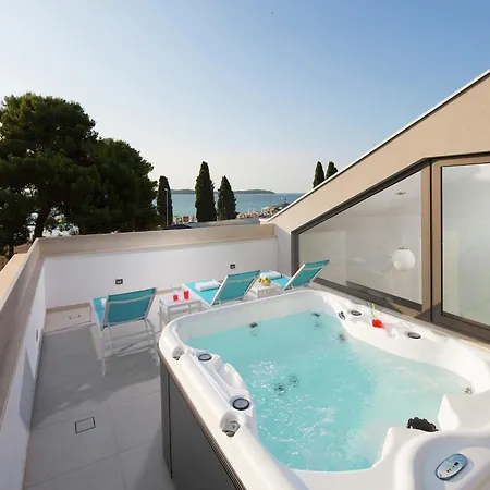 Luxury With Jacuzzi And Sea View Apartment